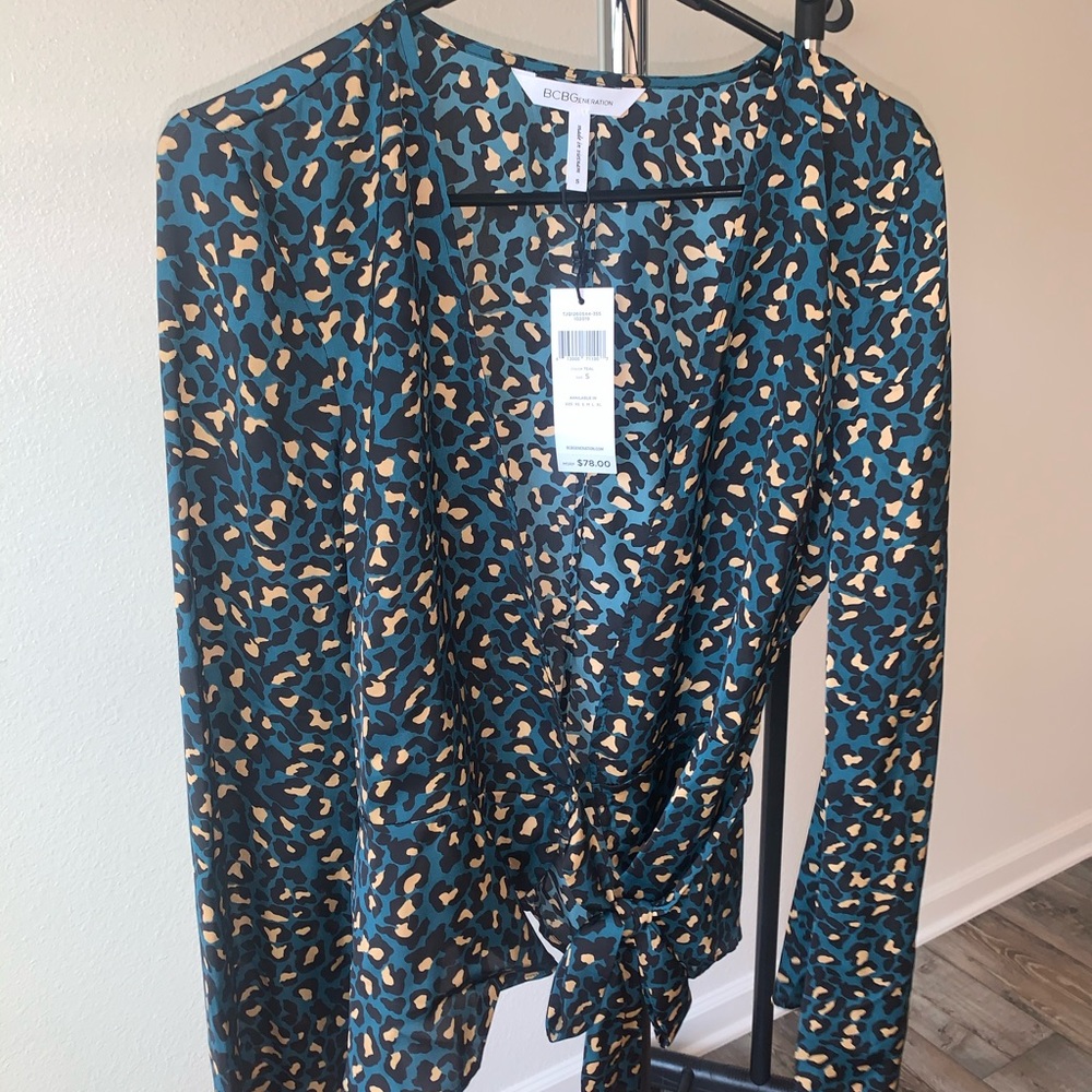 BCBGeneration Women's Bell Sleeve Top